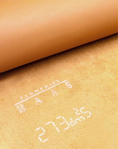 Black vegetable tanned leather side seam strap