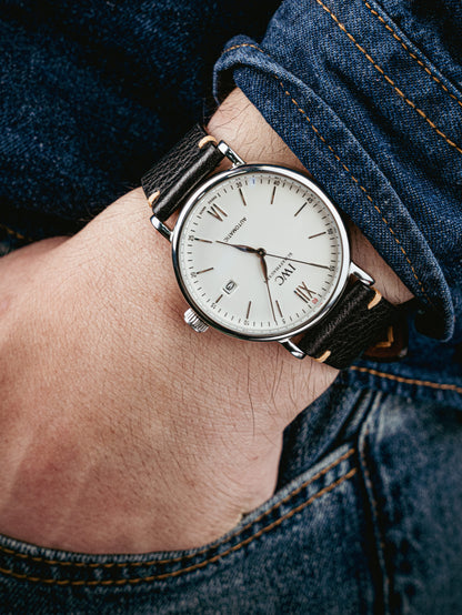 Black vegetable tanned leather side seam strap