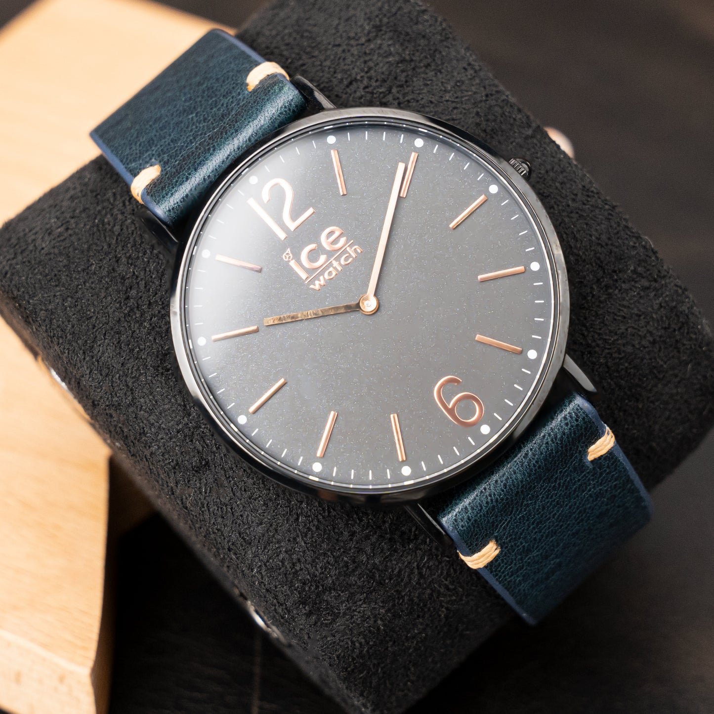 Blue color vegetable tanned leather side seam strap