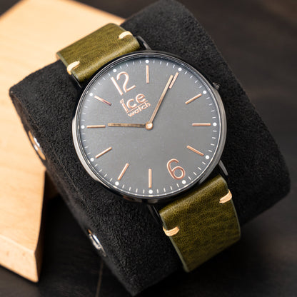 Green vegetable tanned leather side seam strap