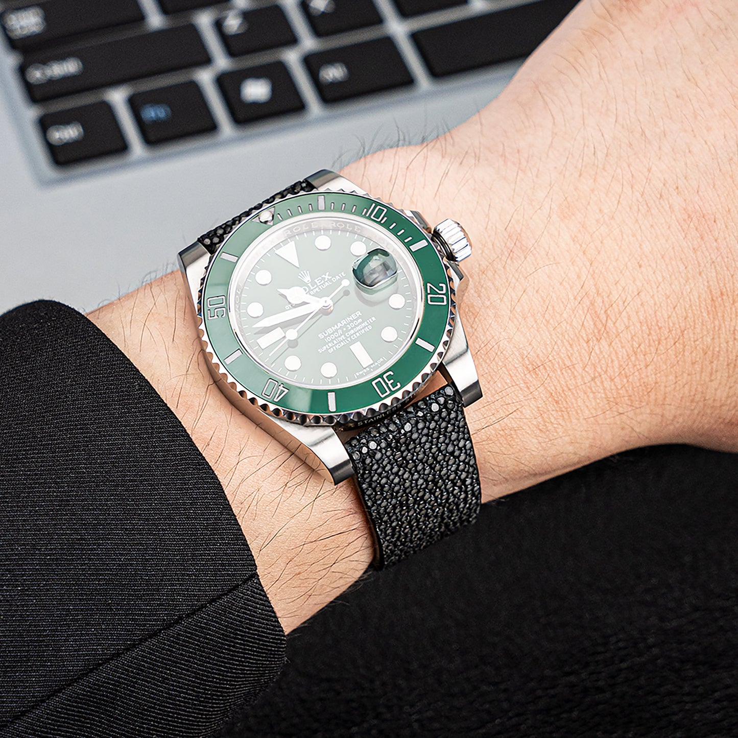 Black Pearl fish skin Slim Stitchless Strap